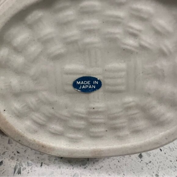 VINTAGE Ceramic Cream Duck on Nest White Woven Basket Japan Country Farm - Picture 11 of 15